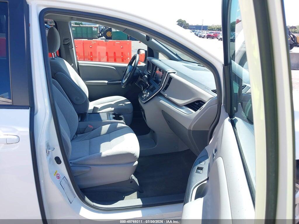 5TDKZ3DC0JS902764 2018 TOYOTA SIENNA photo no. 5