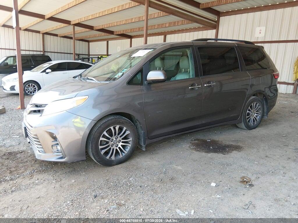 5TDYZ3DC0JS933541 2018 TOYOTA SIENNA photo no. 2
