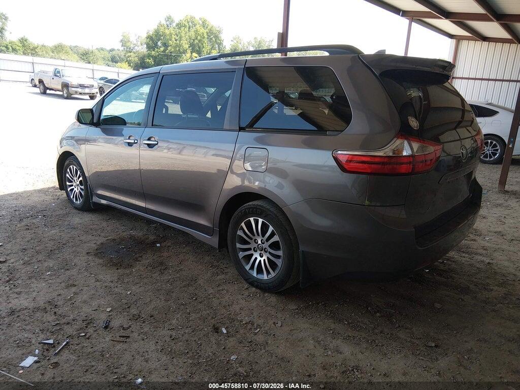 5TDYZ3DC0JS933541 2018 TOYOTA SIENNA photo no. 3