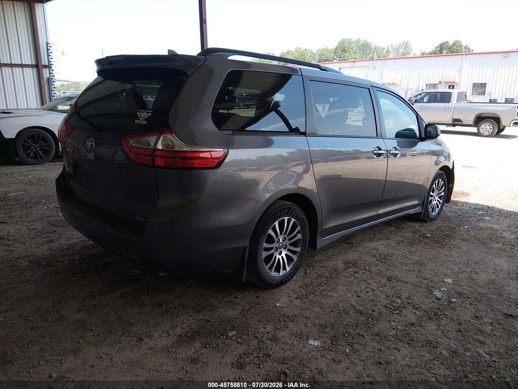 5TDYZ3DC0JS933541 2018 TOYOTA SIENNA photo no. 4
