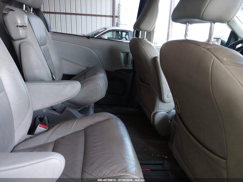 5TDYZ3DC0JS933541 2018 TOYOTA SIENNA photo no. 8