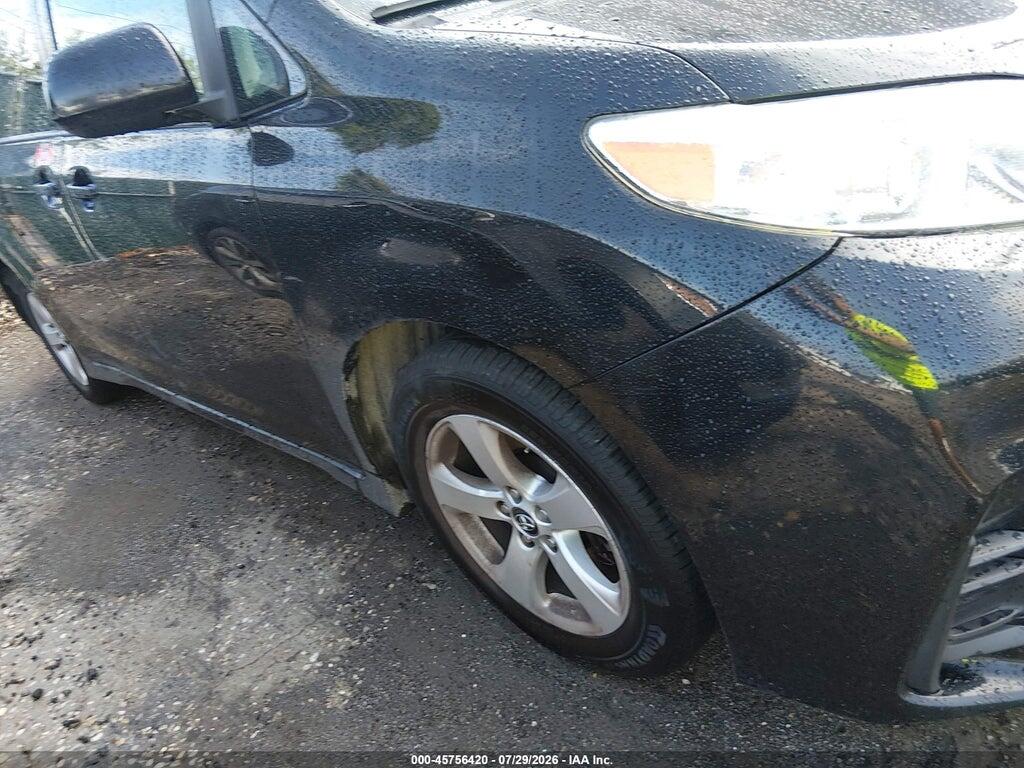 5TDKZ3DC2JS945938 2018 TOYOTA SIENNA photo no. 6
