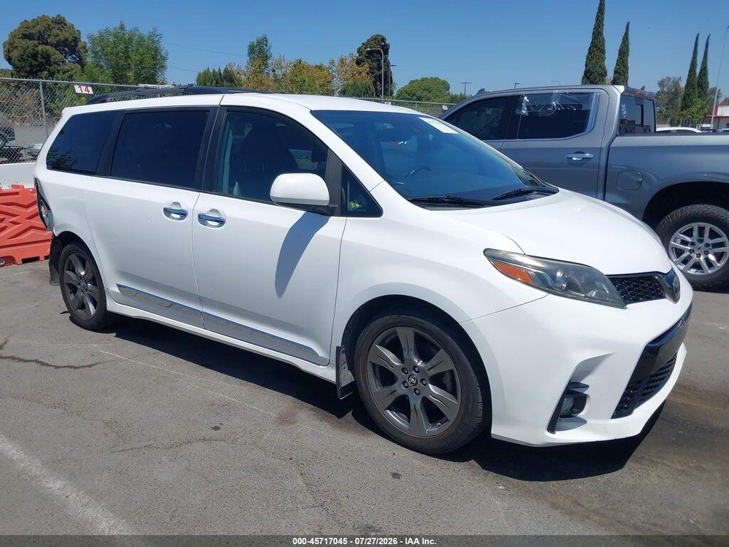 5TDXZ3DC6JS958262 2018 TOYOTA SIENNA photo no. 1