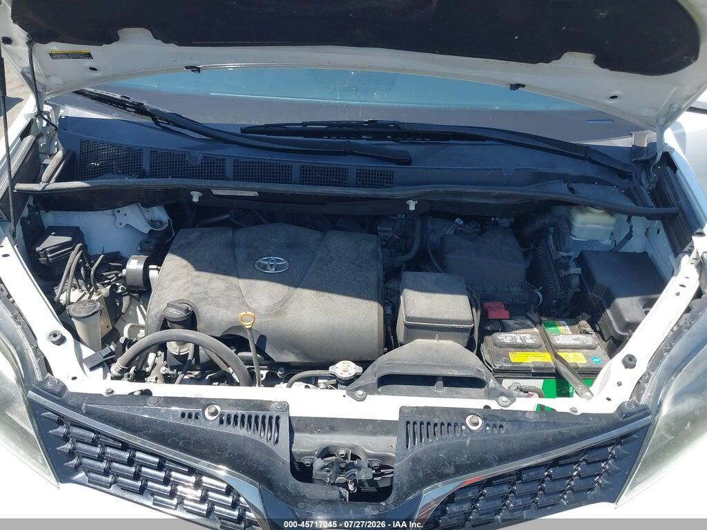 5TDXZ3DC6JS958262 2018 TOYOTA SIENNA photo no. 10