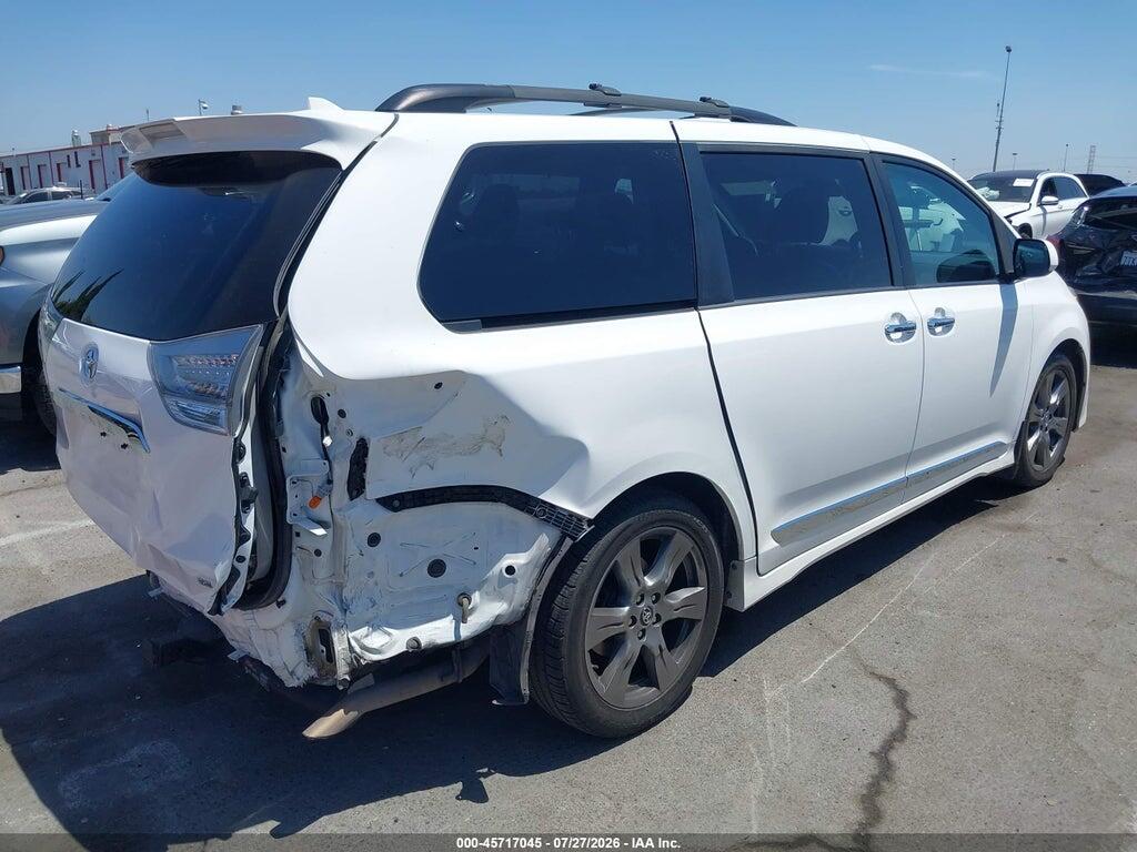 5TDXZ3DC6JS958262 2018 TOYOTA SIENNA photo no. 4