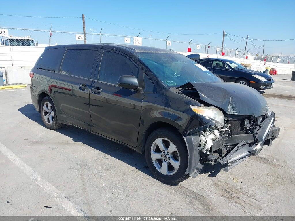 5TDZZ3DC3JS964268 2018 TOYOTA SIENNA photo no. 1