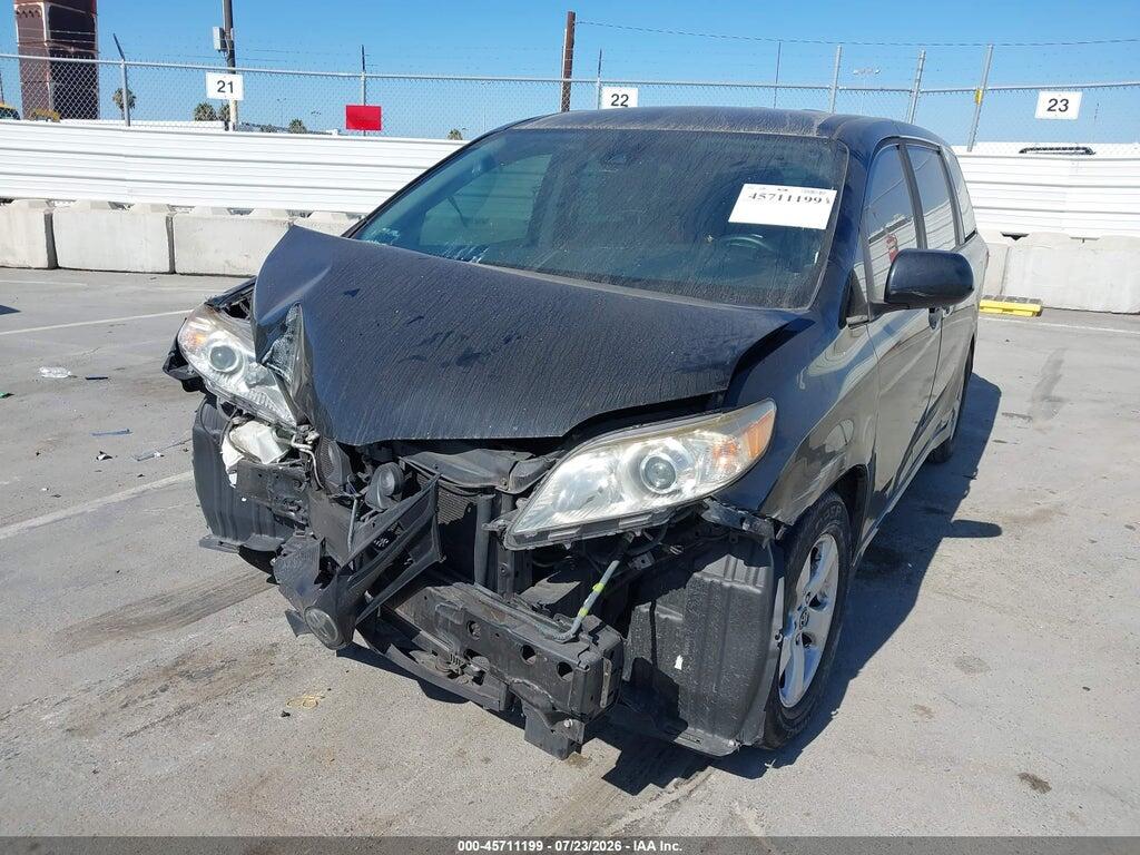 5TDZZ3DC3JS964268 2018 TOYOTA SIENNA photo no. 6