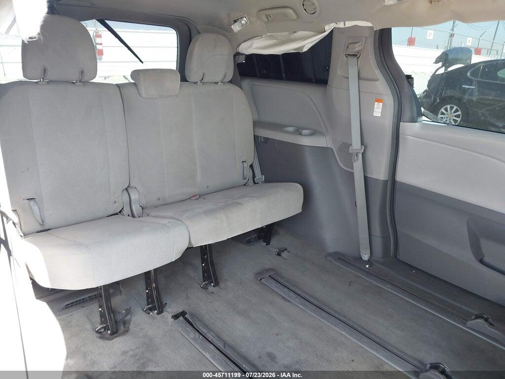 5TDZZ3DC3JS964268 2018 TOYOTA SIENNA photo no. 8