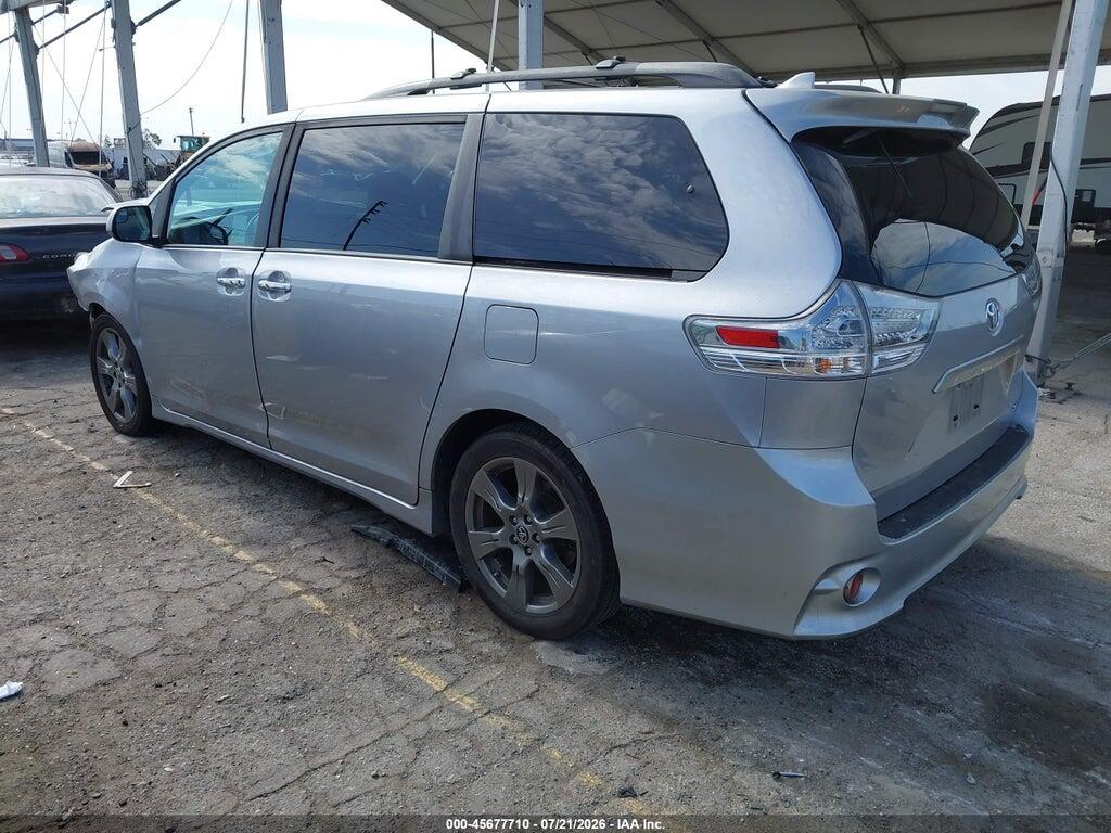 5TDXZ3DC5JS947995 2018 TOYOTA SIENNA photo no. 3