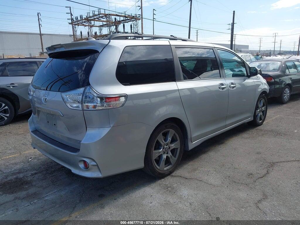 5TDXZ3DC5JS947995 2018 TOYOTA SIENNA photo no. 4