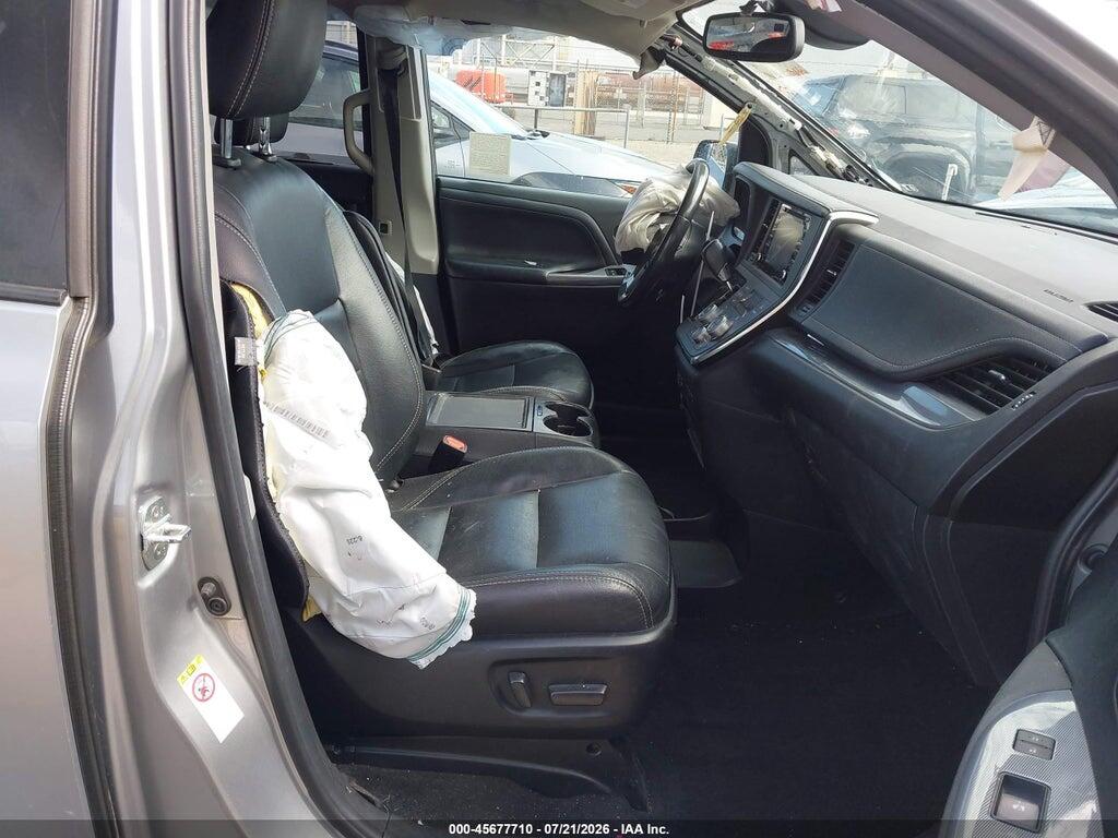 5TDXZ3DC5JS947995 2018 TOYOTA SIENNA photo no. 5