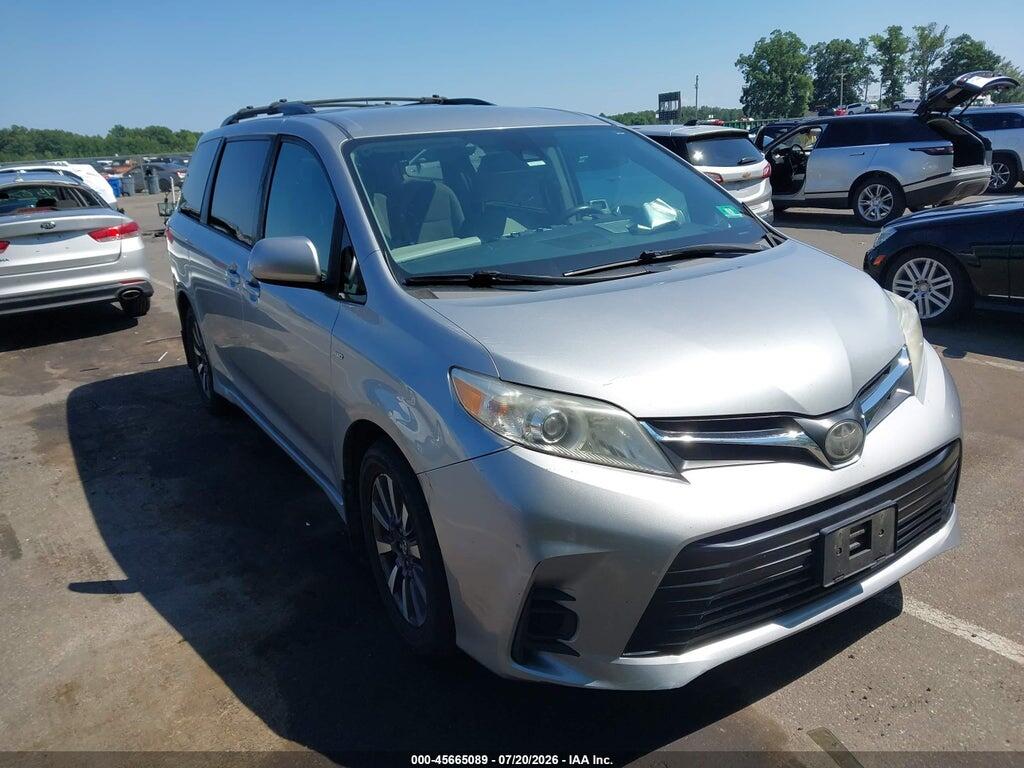 5TDJZ3DC3JS204922 2018 TOYOTA SIENNA photo no. 1
