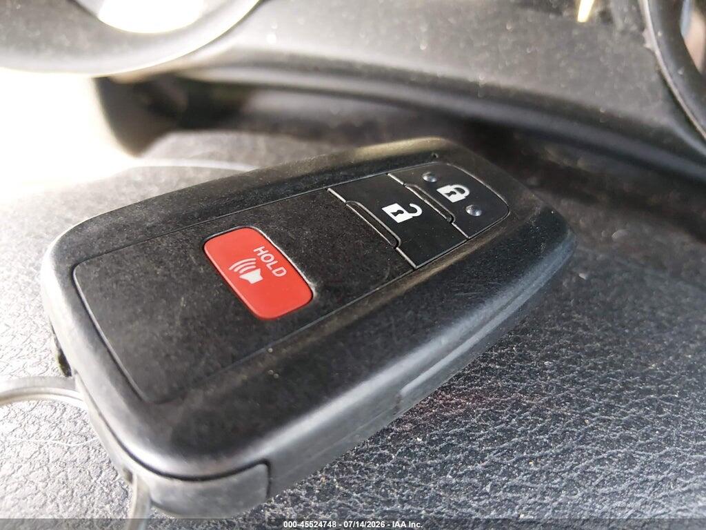 NMTKHMBX7KR080642 2019 TOYOTA C-HR photo no. 11