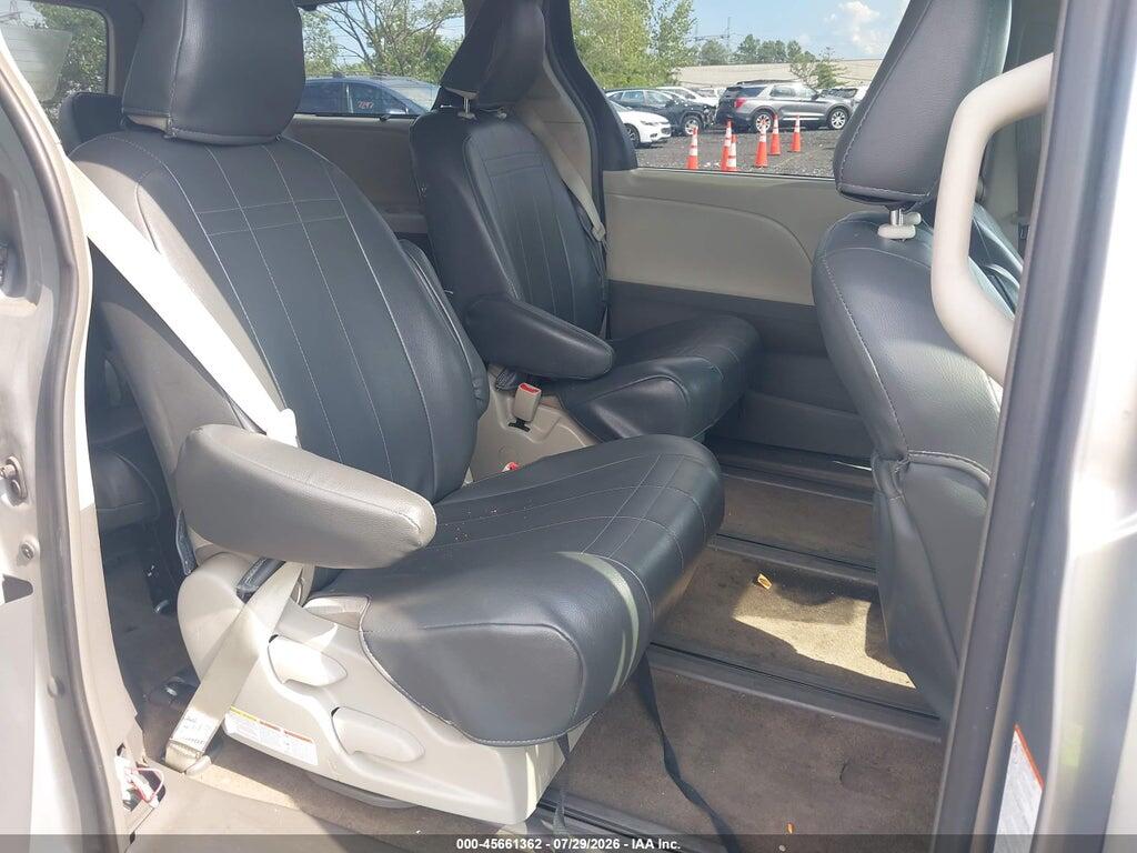5TDJZ3DC3JS206010 2018 TOYOTA SIENNA photo no. 8