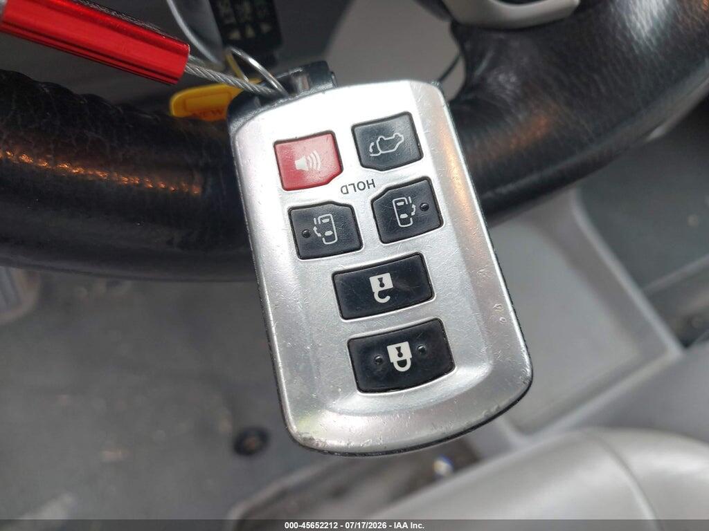 5TDYZ3DC5JS939819 2018 TOYOTA SIENNA photo no. 11