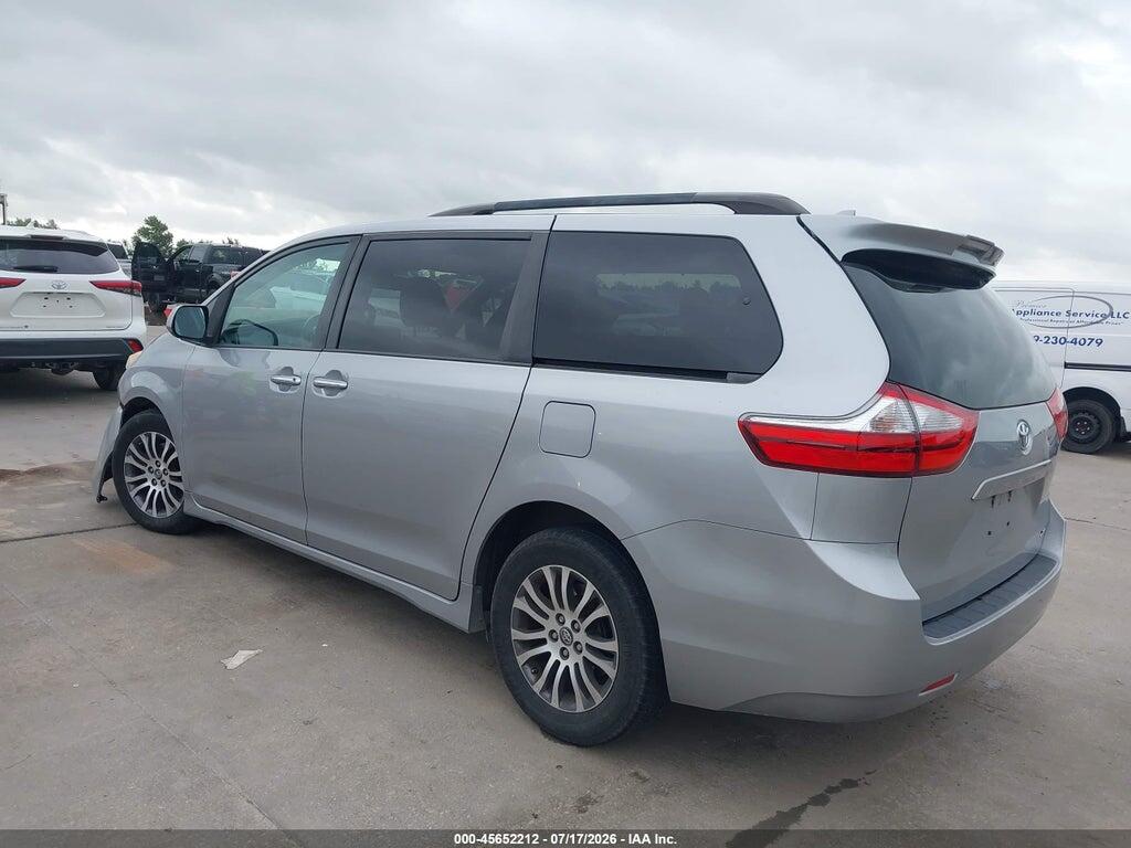 5TDYZ3DC5JS939819 2018 TOYOTA SIENNA photo no. 3