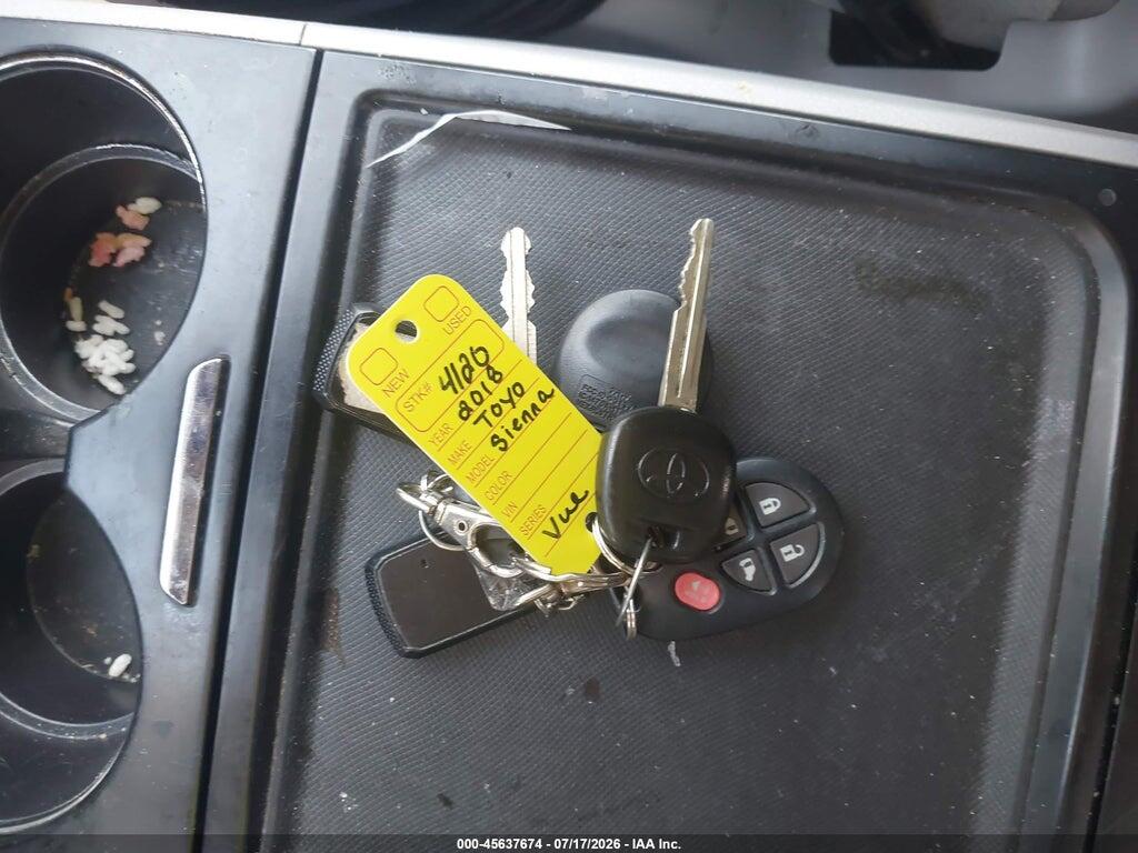 5TDKZ3DC1JS958731 2018 TOYOTA SIENNA photo no. 11