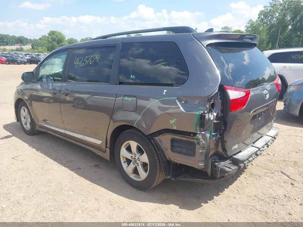 5TDKZ3DC1JS958731 2018 TOYOTA SIENNA photo no. 3