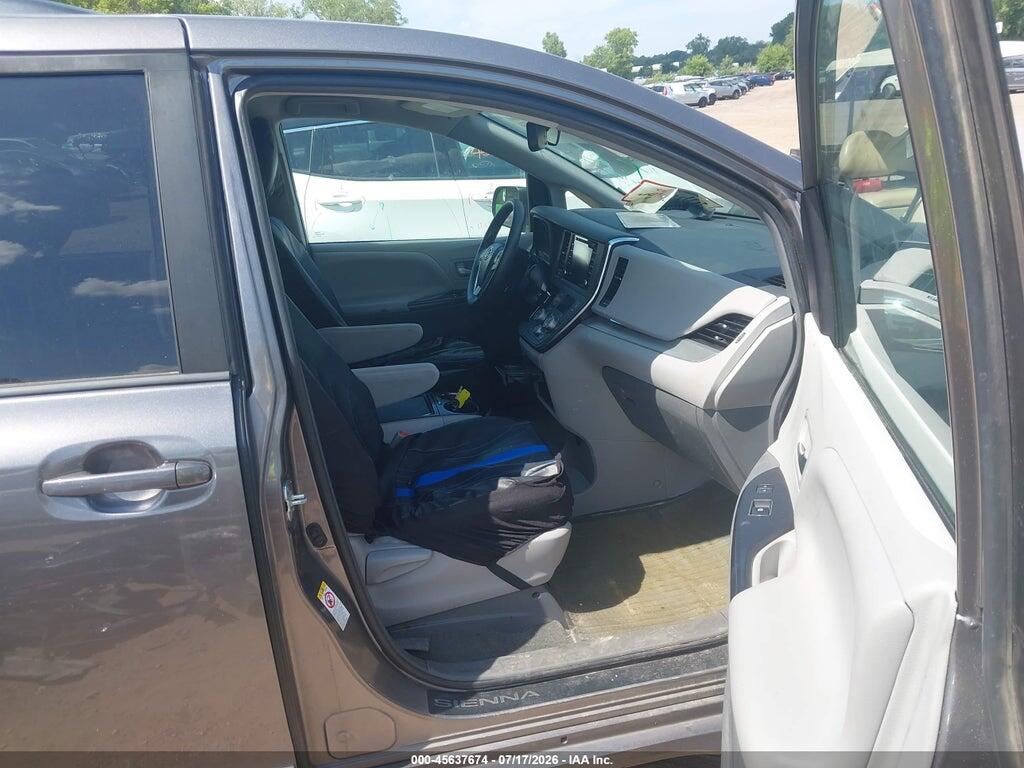 5TDKZ3DC1JS958731 2018 TOYOTA SIENNA photo no. 5
