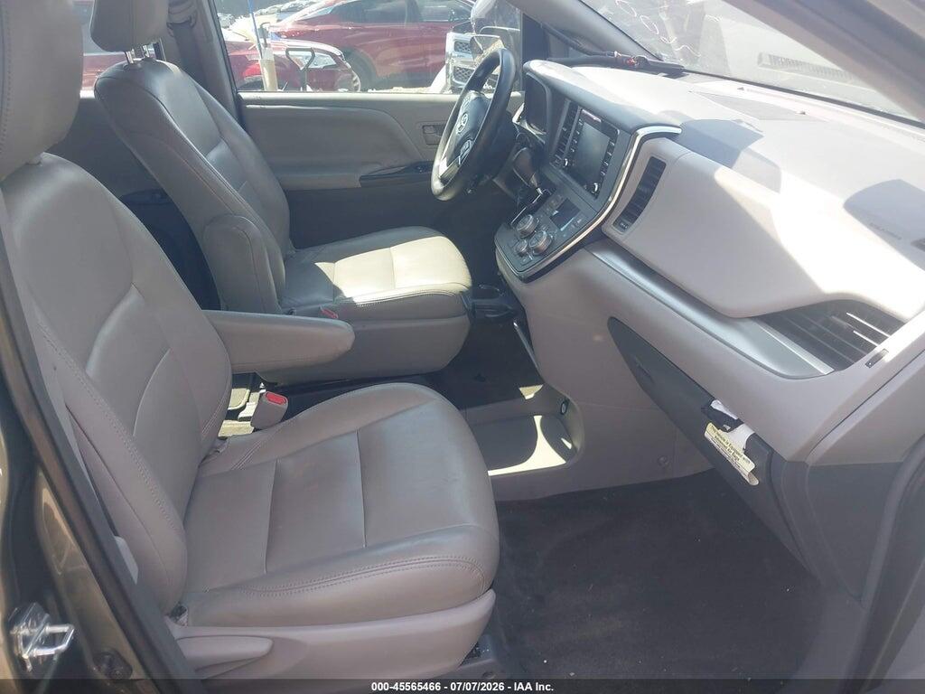 5TDZZ3DCXJS960086 2018 TOYOTA SIENNA photo no. 5