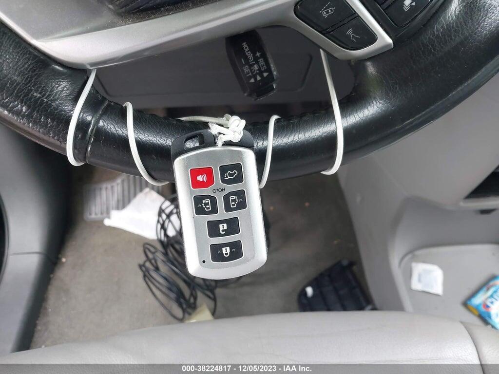 5TDYZ3DC0JS924709 2018 TOYOTA SIENNA photo no. 11