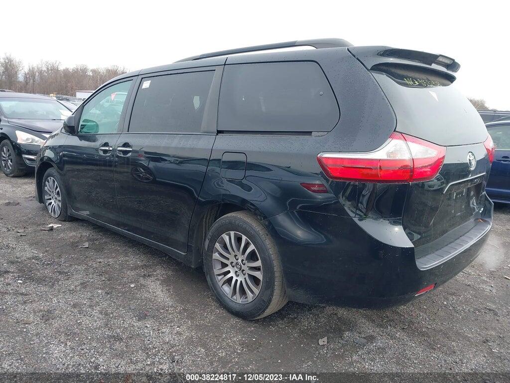 5TDYZ3DC0JS924709 2018 TOYOTA SIENNA photo no. 3