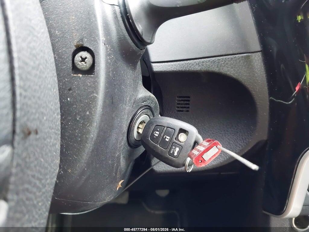5YFBURHEXKP939778 2019 TOYOTA COROLLA photo no. 11