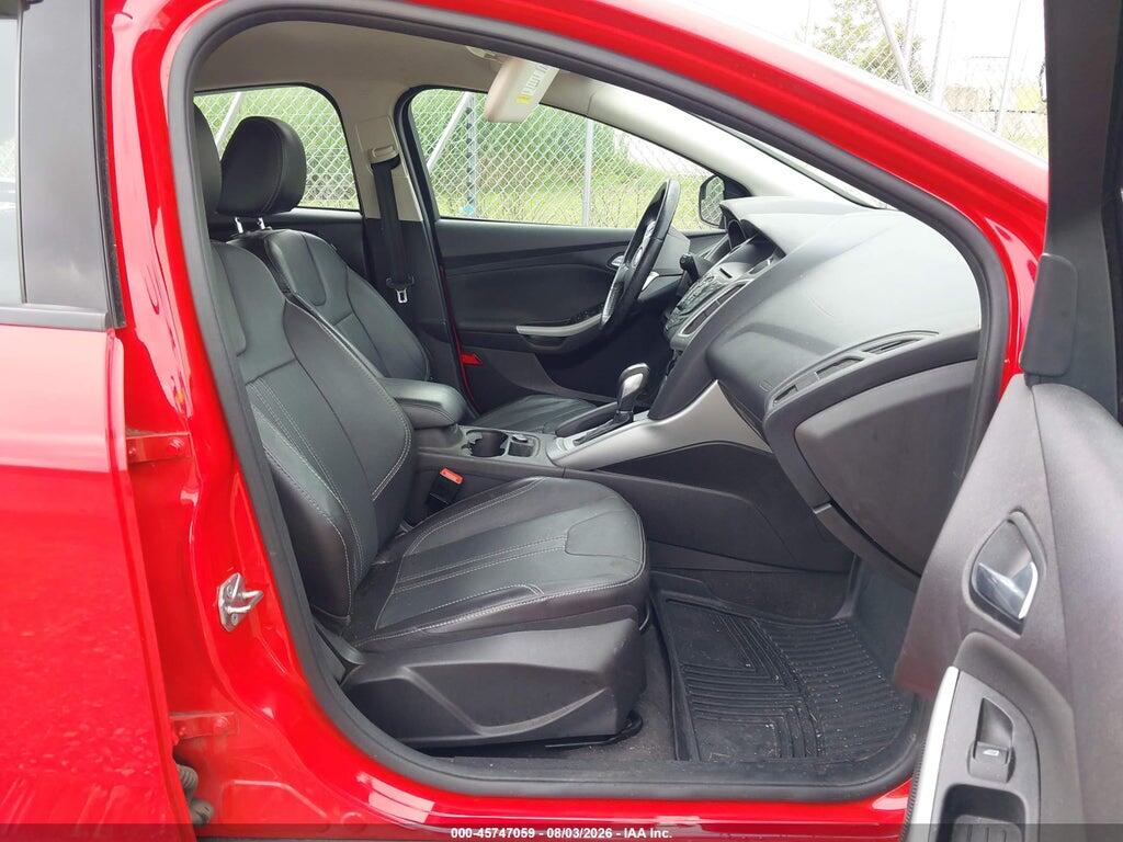 1FADP3K22EL319537 2014 FORD FOCUS photo no. 5