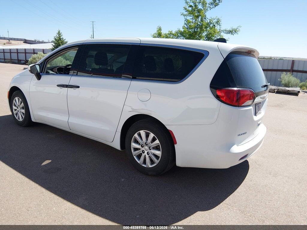 2C4RC1AG7MR558438 2021 CHRYSLER VOYAGER photo no. 3