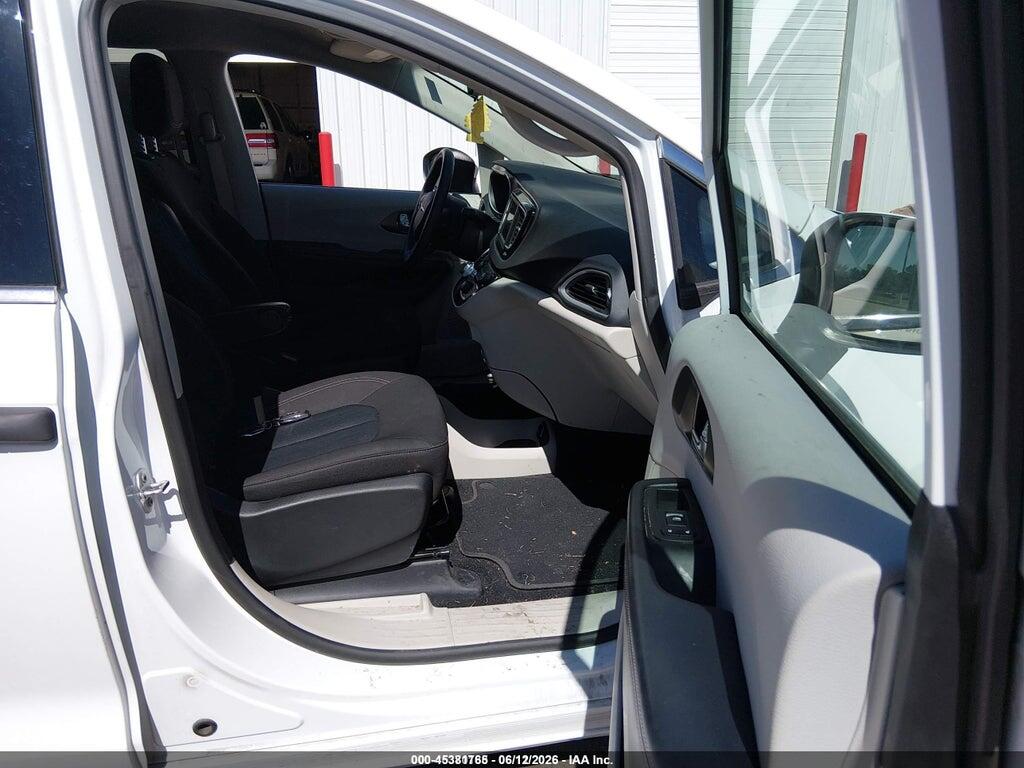 2C4RC1AG7MR558438 2021 CHRYSLER VOYAGER photo no. 5