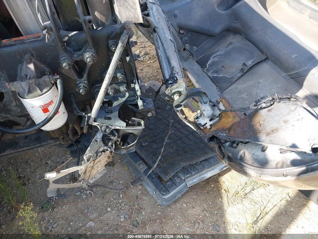 4V4NC9TH4FN931894 2015 VOLVO VN photo no. 12
