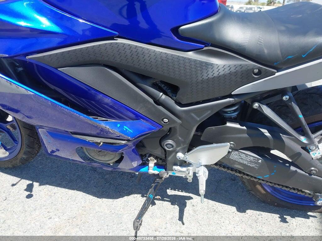 MH3RH18Y8LK004288 2020 YAMAHA YZFR3 photo no. 9