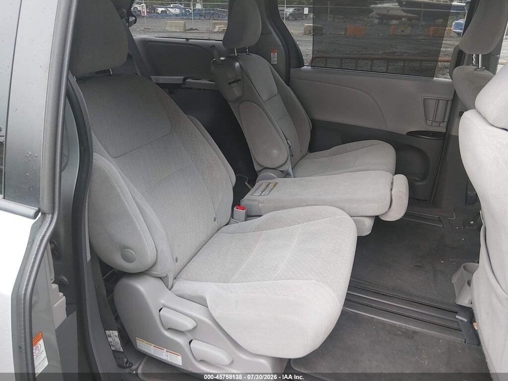 5TDKZ3DC0KS016784 2019 TOYOTA SIENNA photo no. 8