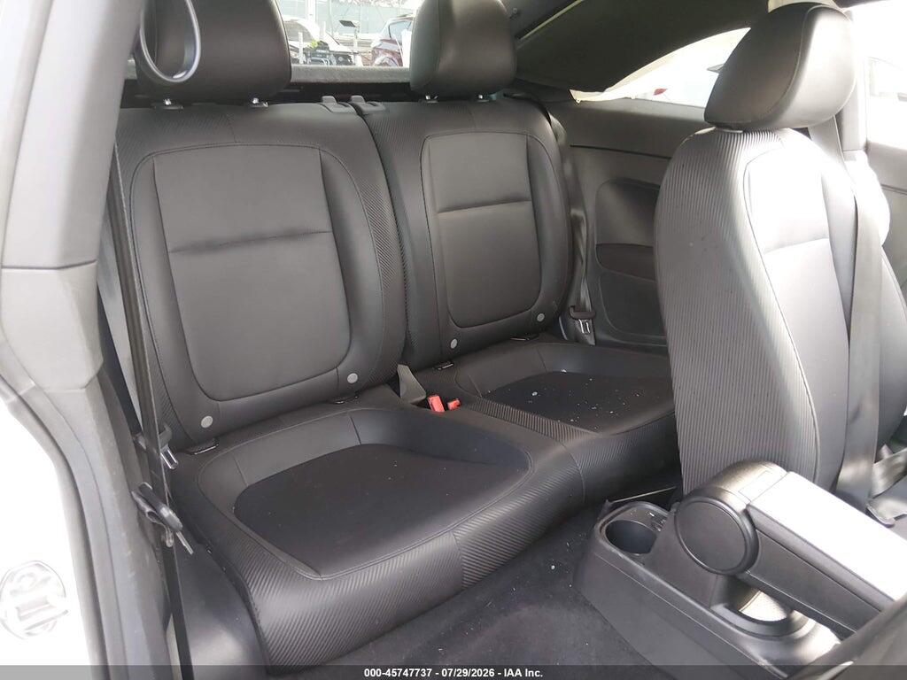 3VWFD7AT6JM710127 2018 VOLKSWAGEN BEETLE photo no. 8