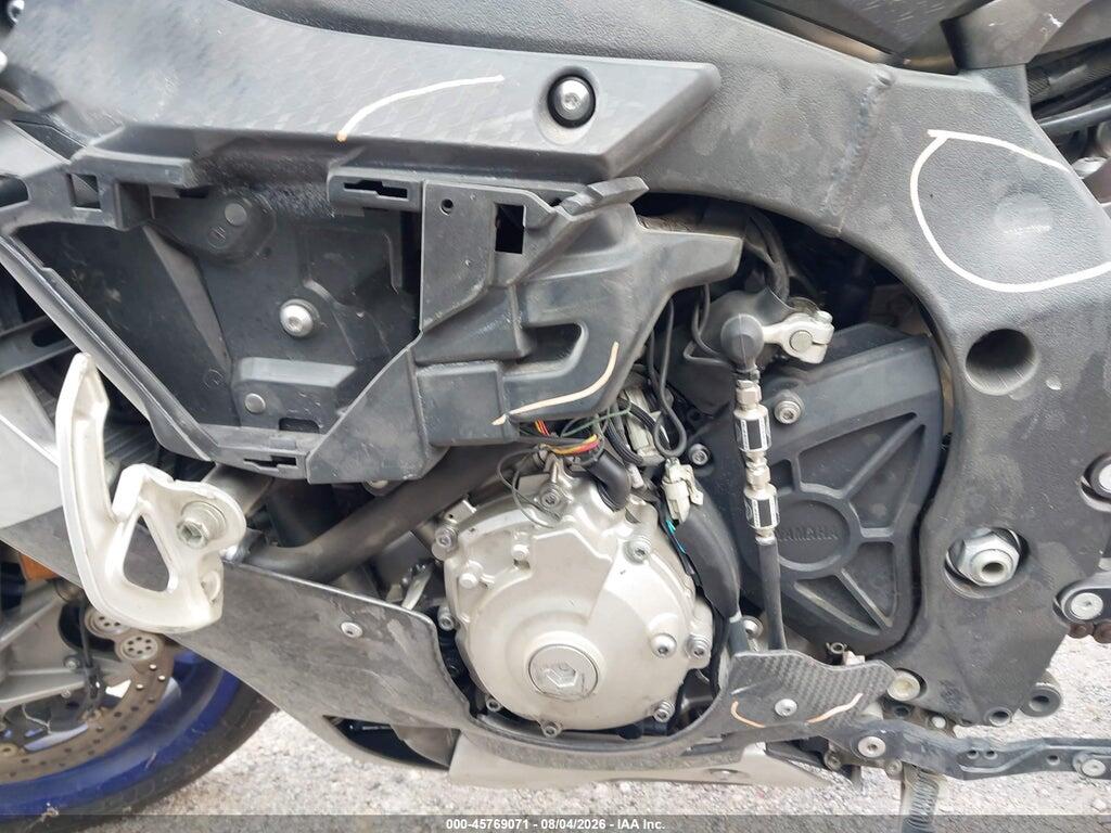 JYARN40YXFA000074 2015 YAMAHA YZFR1M photo no. 9