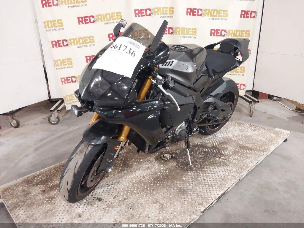 JYARN39Y7FA000076 2015 YAMAHA YZFR1 photo no. 2