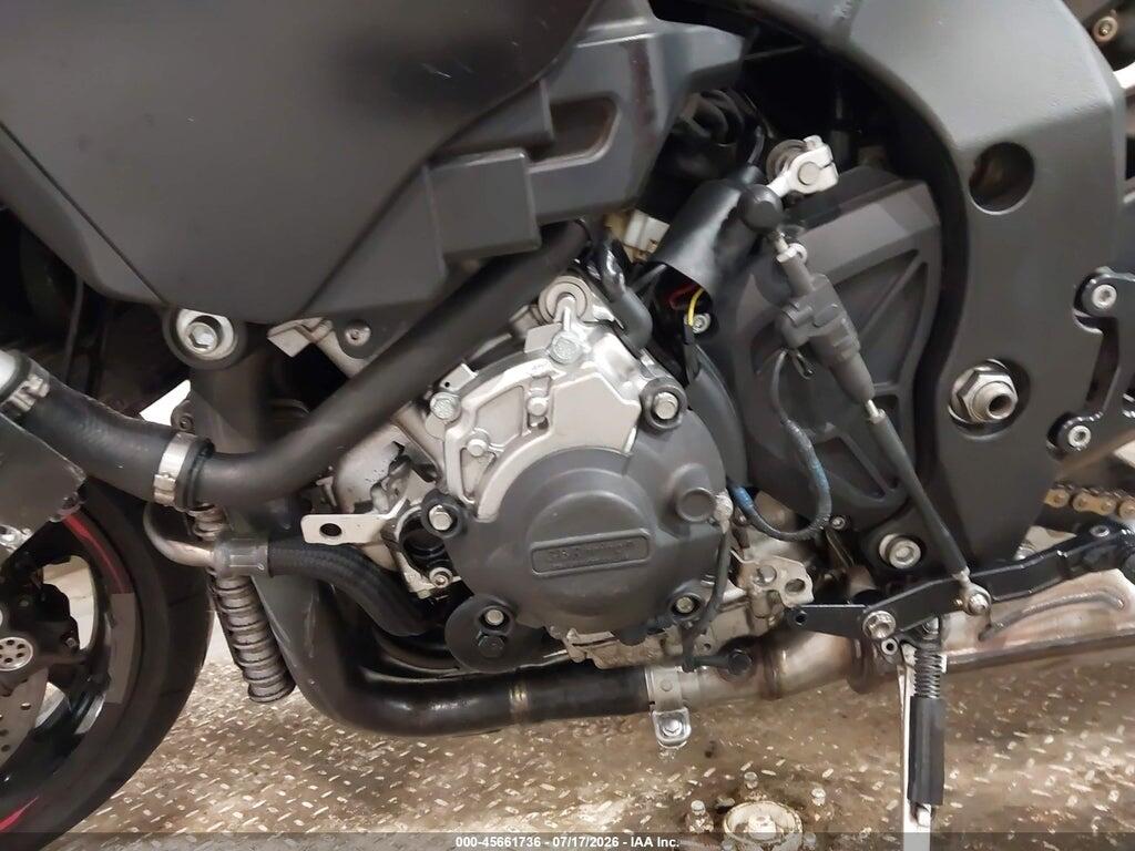 JYARN39Y7FA000076 2015 YAMAHA YZFR1 photo no. 9