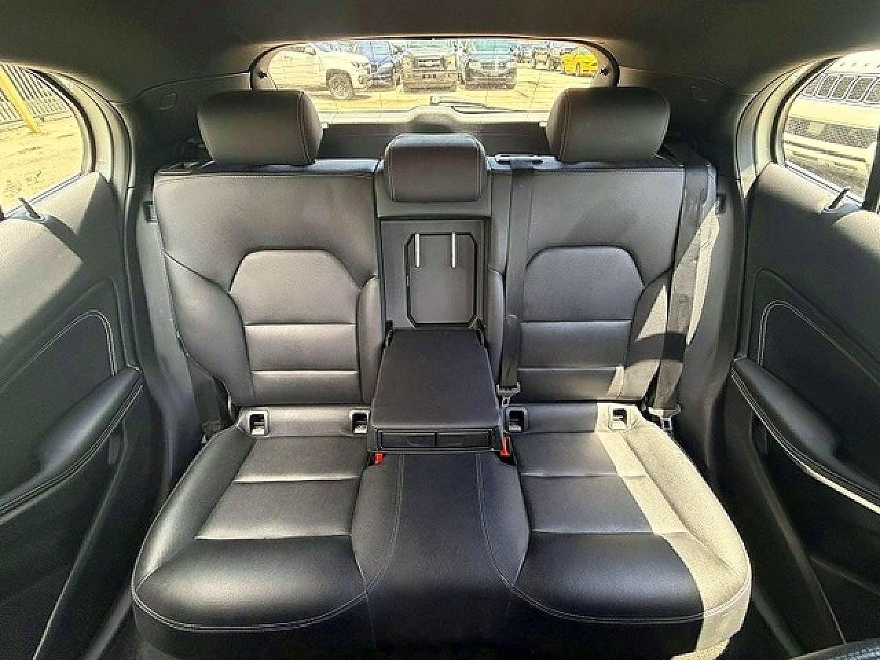 2017 MERCEDES-BENZ GLA 250 — Фото 10 из 15