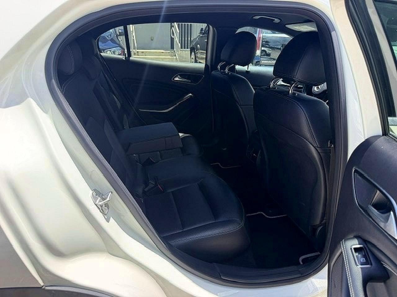 2017 MERCEDES-BENZ GLA 250 — Фото 11 из 15