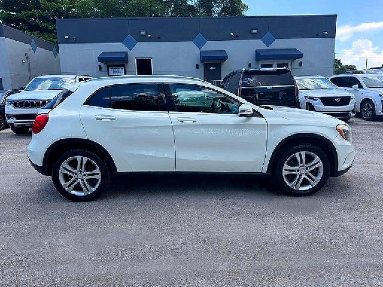 2017 MERCEDES-BENZ GLA 250 — Фото 13 из 15