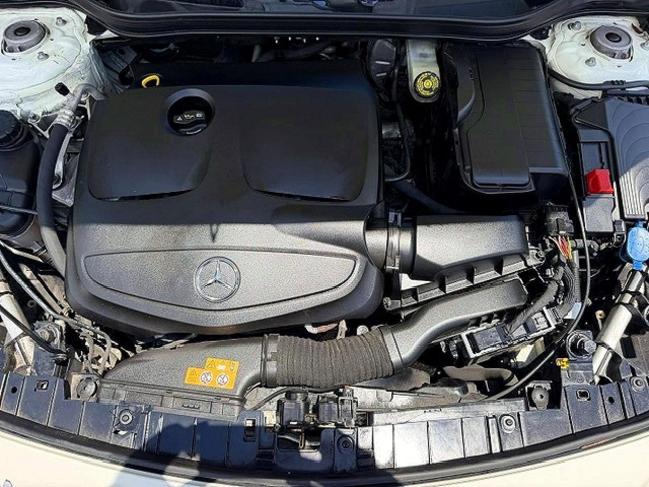 2017 MERCEDES-BENZ GLA 250 — Фото 14 из 15
