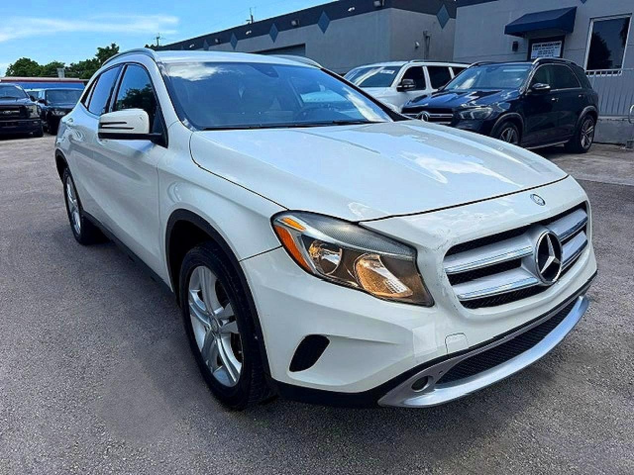 2017 MERCEDES-BENZ GLA 250 — Фото 4 из 15