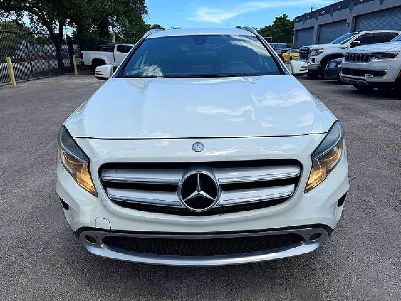 2017 MERCEDES-BENZ GLA 250 — Фото 5 из 15