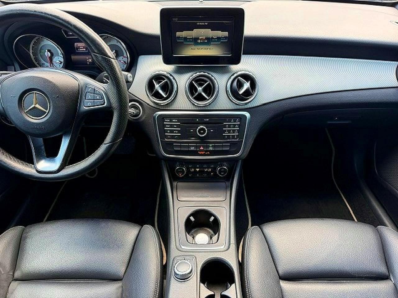 2017 MERCEDES-BENZ GLA 250 — Фото 8 из 15