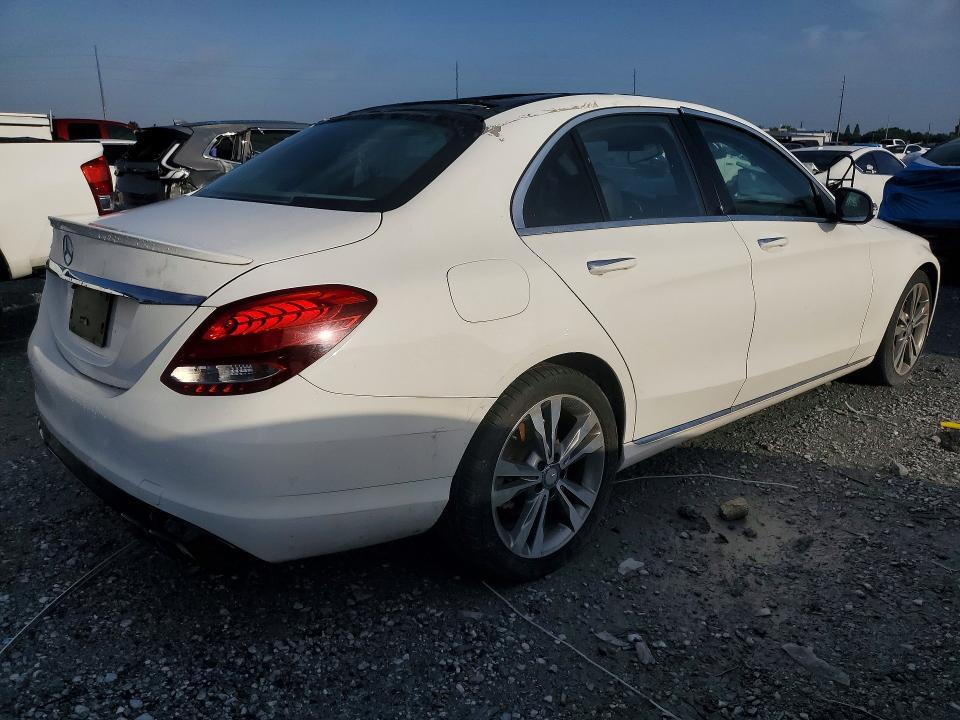 2017 MERCEDES-BENZ C 300 — Фото 3 из 12