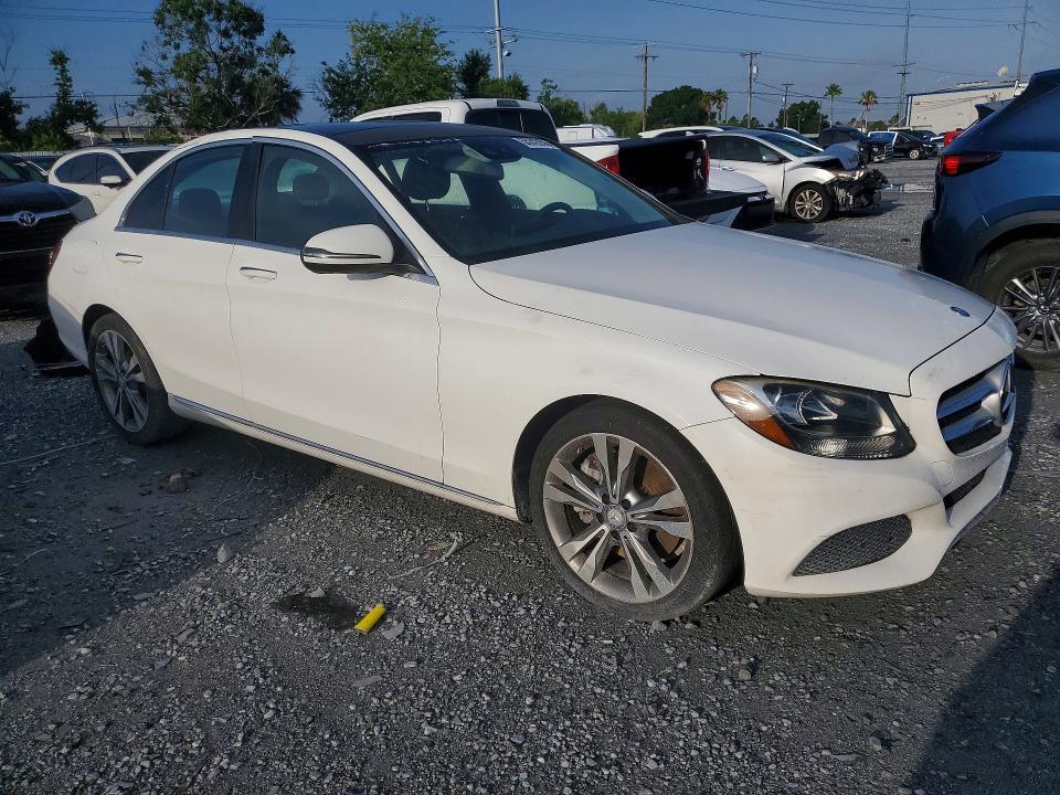 2017 MERCEDES-BENZ C 300 — Фото 4 из 12