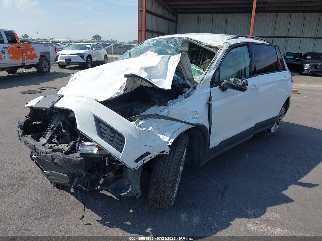 3VV0B7AX7JM107769 2018 VOLKSWAGEN TIGUAN photo no. 2