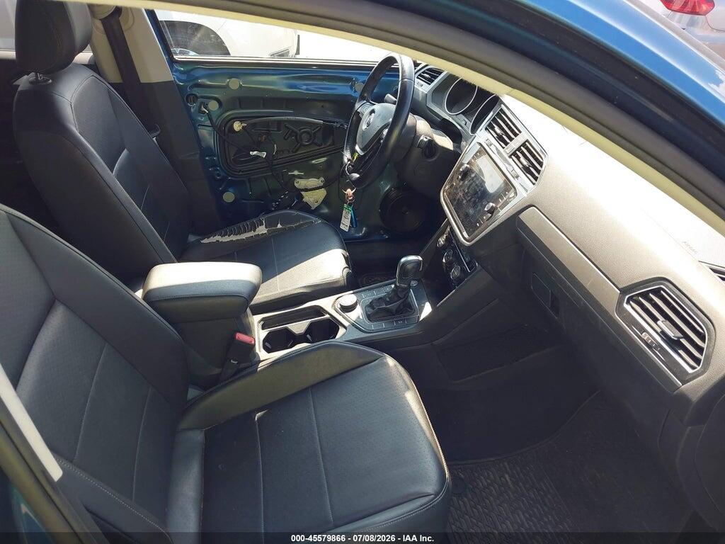 3VV2B7AX8JM000660 2018 VOLKSWAGEN TIGUAN photo no. 5