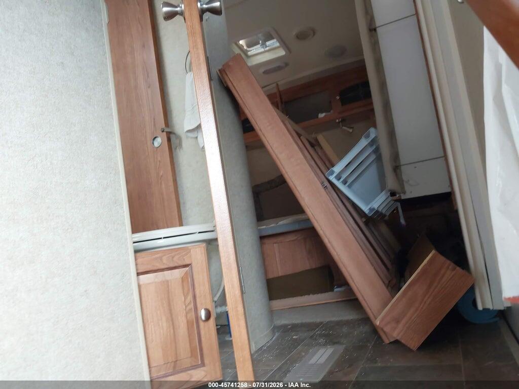 4X4FRLD23E1857406 2014 FOREST RIVER ROCKWOOD 8280WS photo no. 5