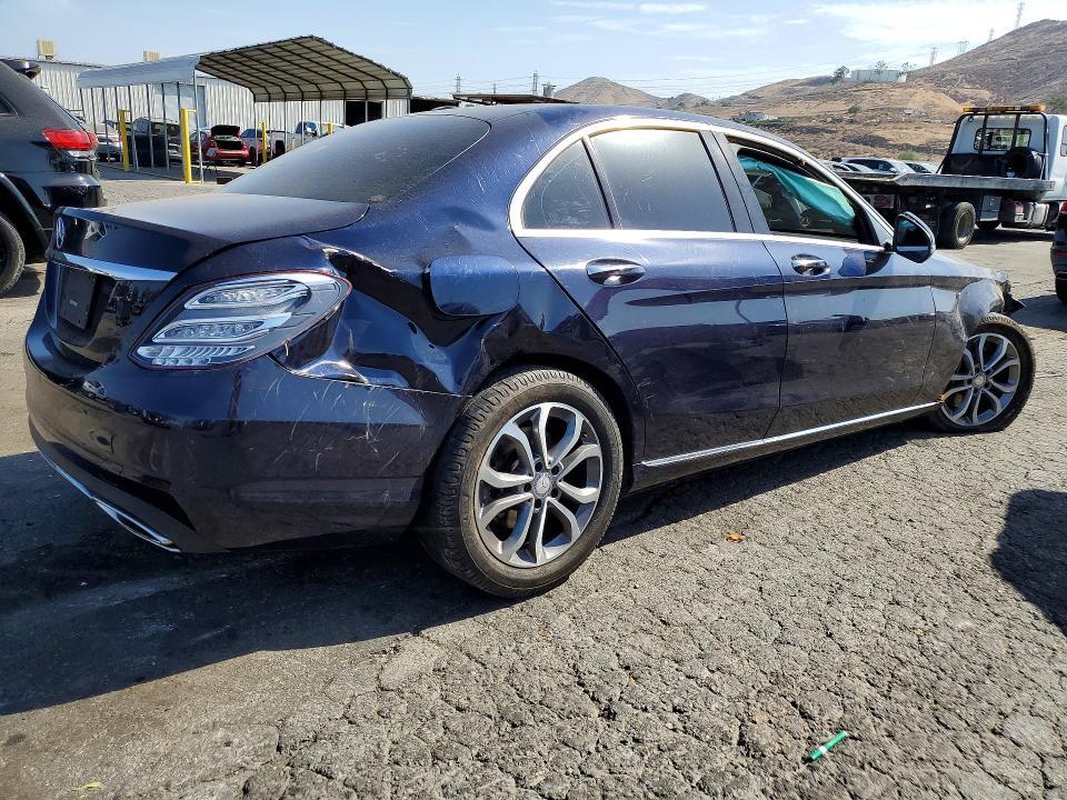 2017 MERCEDES-BENZ C 300 — Фото 3 из 12